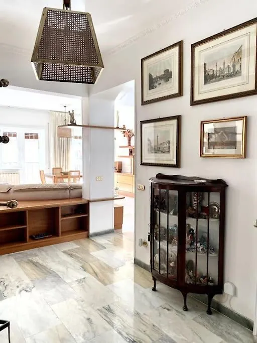 Golden Valley House 4-8 Pax - Box Auto Metro B1 Conca D'Oro Treno Val D'Ala Rome Apartment