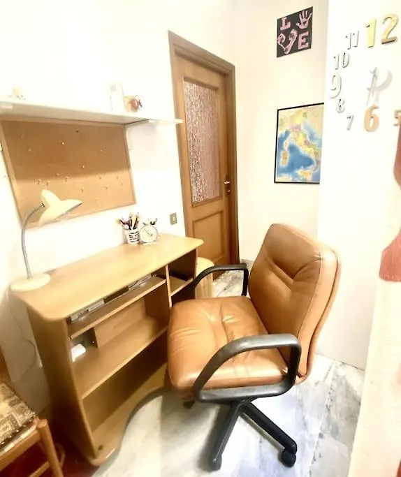 Apartment Golden Valley House 4-8 Pax - Box Auto Metro B1 Conca D'Oro Treno Val D'Ala Rome