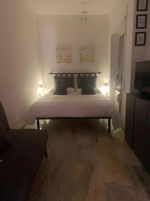 Apartment Golden Valley House 4-8 Pax - Box Auto Metro B1 Conca D'Oro Treno Val D'Ala Rome Italy