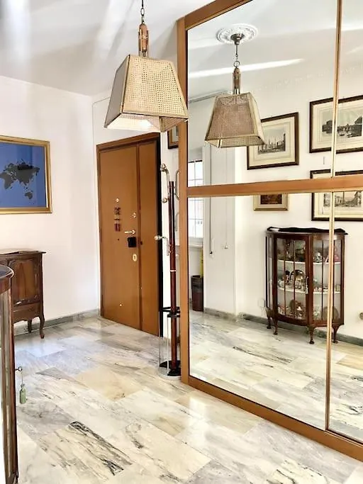 Golden Valley House 4-8 Pax - Box Auto Metro B1 Conca D'Oro Treno Val D'Ala Rome 0*,  Italy