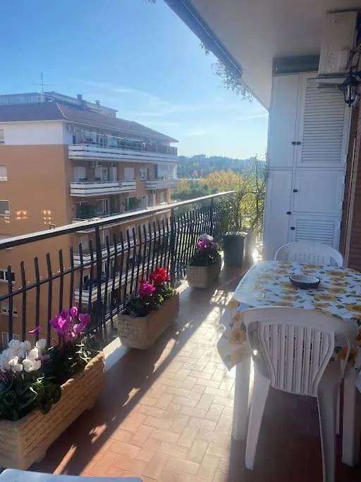 Golden Valley House 4-8 Pax - Box Auto Metro B1 Conca D'Oro Treno Val D'Ala Rome Apartment