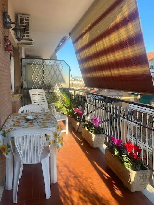 Golden Valley House 4-8 Pax - Box Auto Metro B1 Conca D'Oro Treno Val D'Ala Rome Apartment