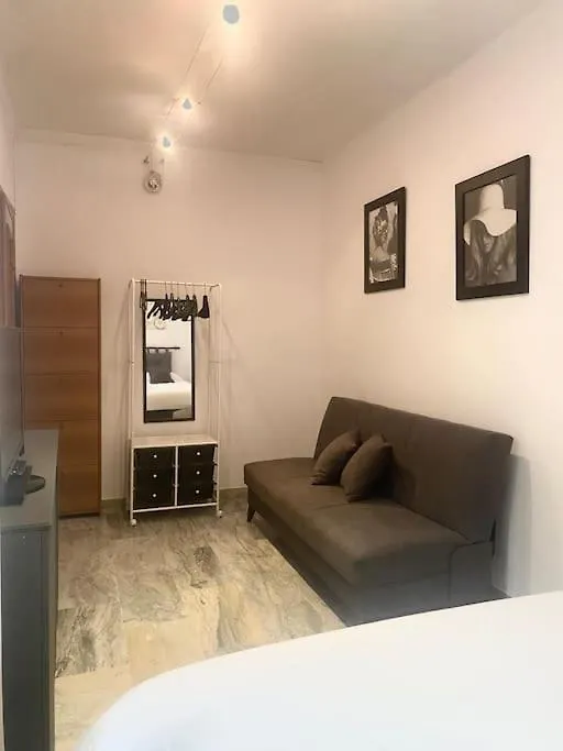 Apartment Golden Valley House 4-8 Pax - Box Auto Metro B1 Conca D'Oro Treno Val D'Ala Rome