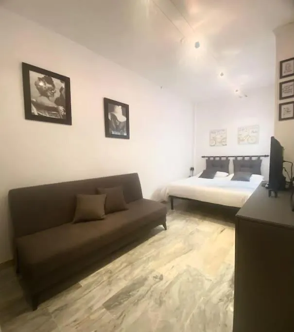 Golden Valley House 4-8 Pax - Box Auto Metro B1 Conca D'Oro Treno Val D'Ala Rome