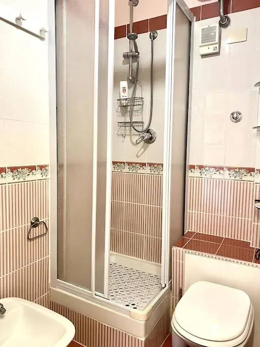 Golden Valley House 4-8 Pax - Box Auto Metro B1 Conca D'Oro Treno Val D'Ala Rome