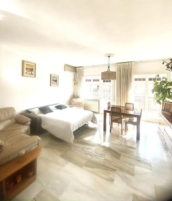 Apartment Golden Valley House 4-8 Pax - Box Auto Metro B1 Conca D'Oro Treno Val D'Ala Rome